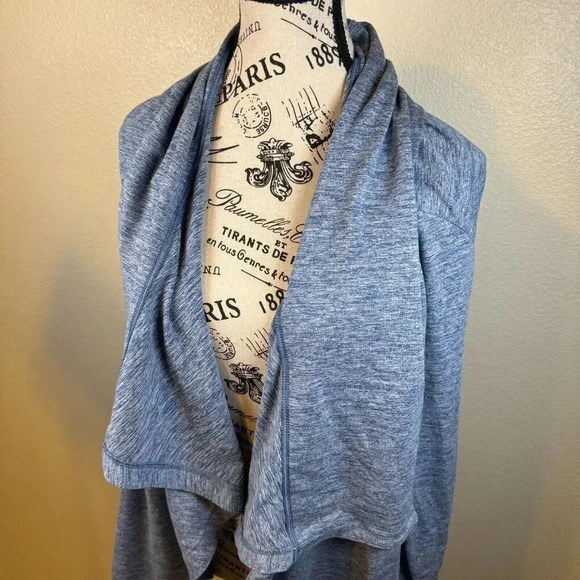 Nike Yoga Drape Cardigan Sweater Long Sleeve Gray Training Top Womens Size M - Picture 2 of 7
